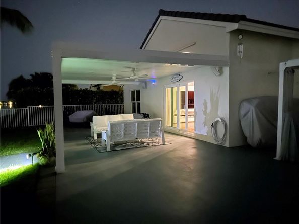 18728 NW 24th Ct, Pembroke Pines FL 33029