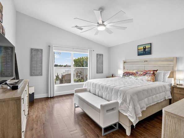 18728 NW 24th Ct, Pembroke Pines FL 33029