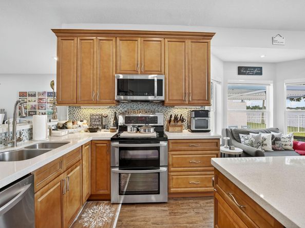 18728 NW 24th Ct, Pembroke Pines FL 33029