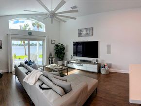 18728 NW 24th Ct, Pembroke Pines FL 33029