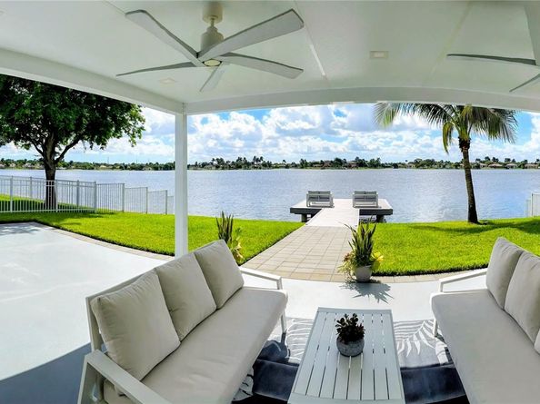 18728 NW 24th Ct, Pembroke Pines FL 33029