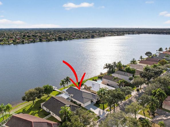 18728 NW 24th Ct, Pembroke Pines FL 33029