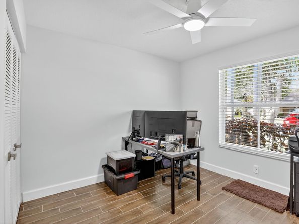 18728 NW 24th Ct, Pembroke Pines FL 33029