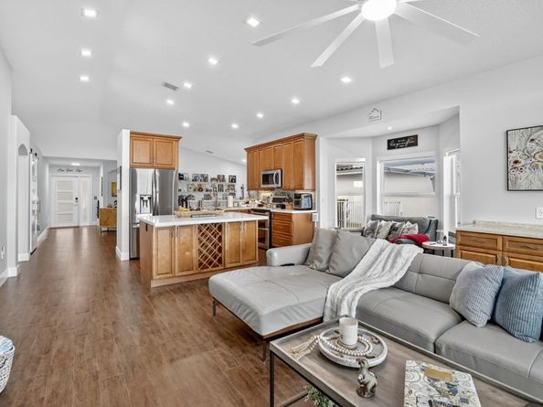 18728 NW 24th Ct, Pembroke Pines FL 33029