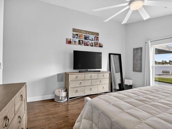 18728 NW 24th Ct, Pembroke Pines FL 33029