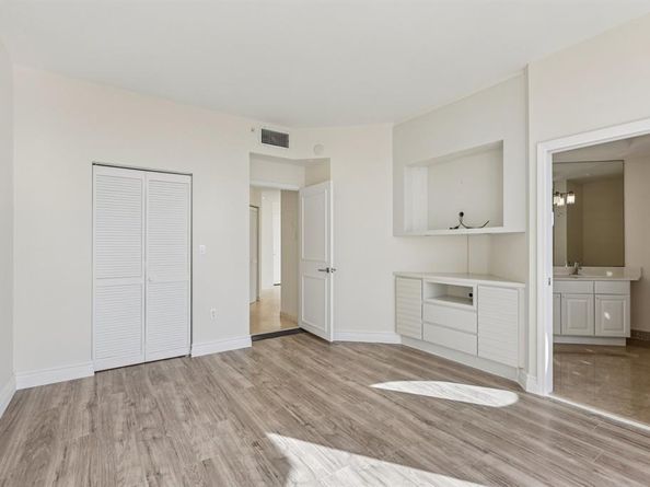 7330 Ocean Terrace LPHC, Miami Beach FL 33141