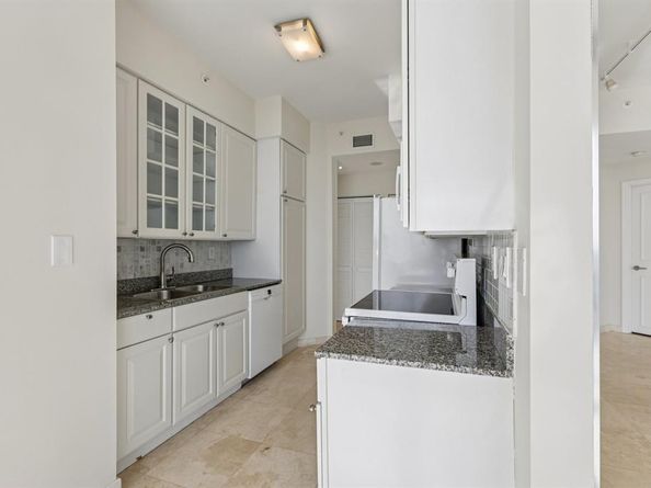 7330 Ocean Terrace LPHC, Miami Beach FL 33141