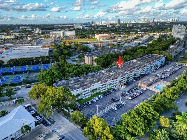 1800 Sans Souci Blvd 304, North Miami FL 33181