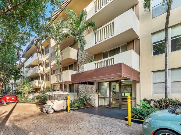 1800 Sans Souci Blvd 304, North Miami FL 33181