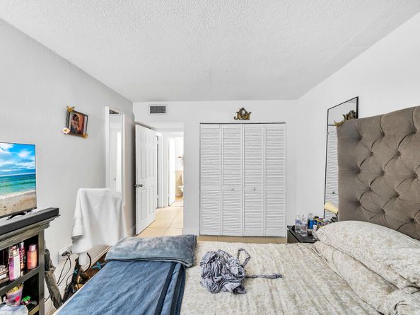 1800 Sans Souci Blvd 304, North Miami FL 33181