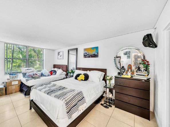 1800 Sans Souci Blvd 304, North Miami FL 33181