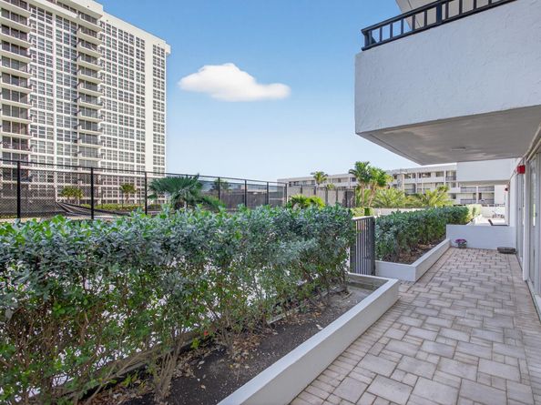 525 N Ocean Blvd 422, Pompano Beach FL 33062