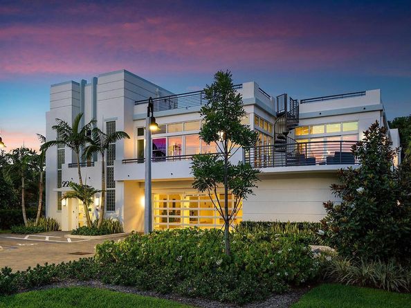 226 Palm Court, Delray Beach FL 33444