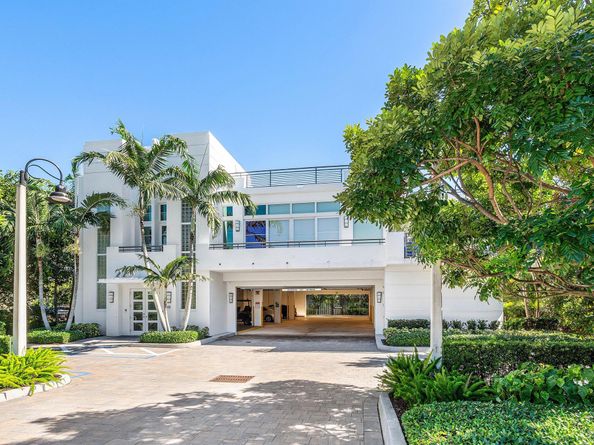 226 Palm Court, Delray Beach FL 33444