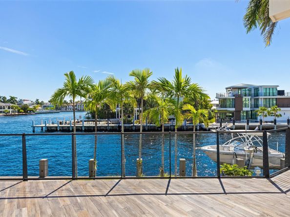 2880 NE 24th Pl, Fort Lauderdale FL 33305