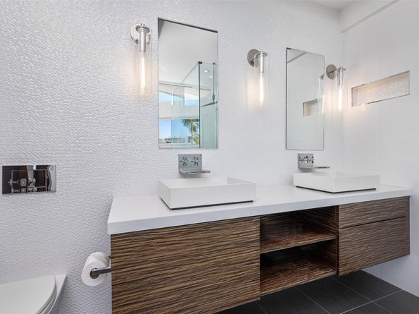 2880 NE 24th Pl, Fort Lauderdale FL 33305