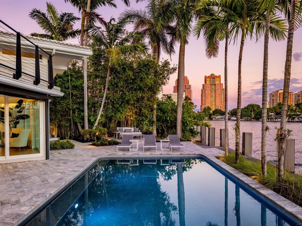 2880 NE 24th Pl, Fort Lauderdale FL 33305