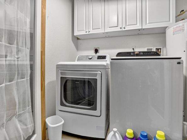 261 NE 41st Street, Oakland Park FL 33334