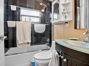 261 NE 41st Street, Oakland Park FL 33334