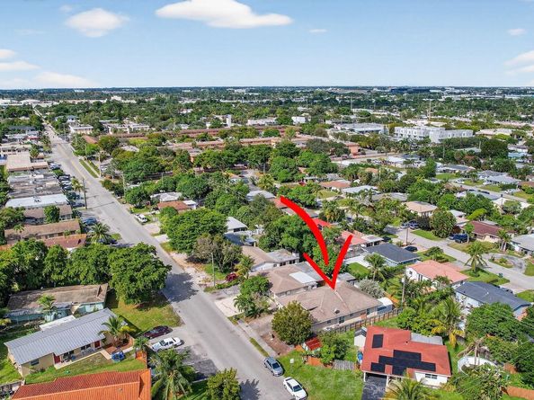 261 NE 41st Street, Oakland Park FL 33334