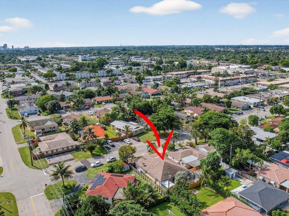 261 NE 41st Street, Oakland Park FL 33334