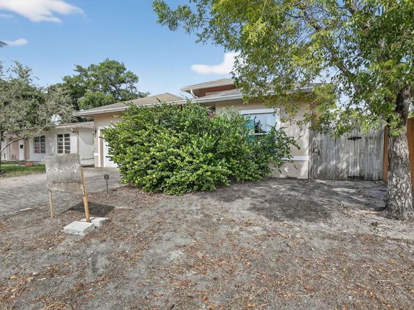 261 NE 41st Street, Oakland Park FL 33334
