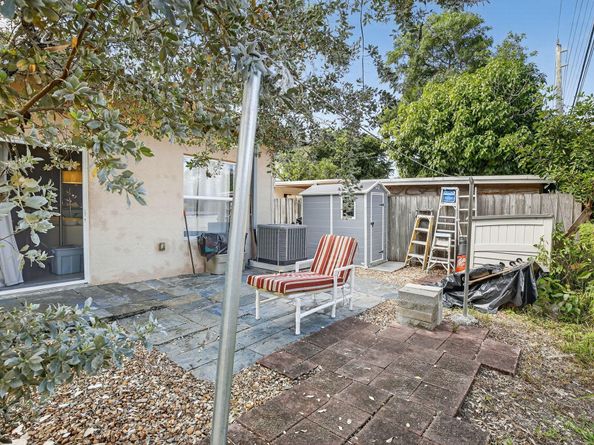 261 NE 41st Street, Oakland Park FL 33334