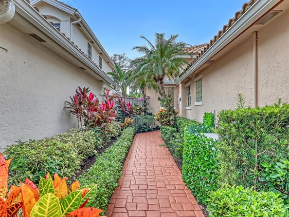 951 Augusta Pointe Drive, Palm Beach Gardens FL 33418