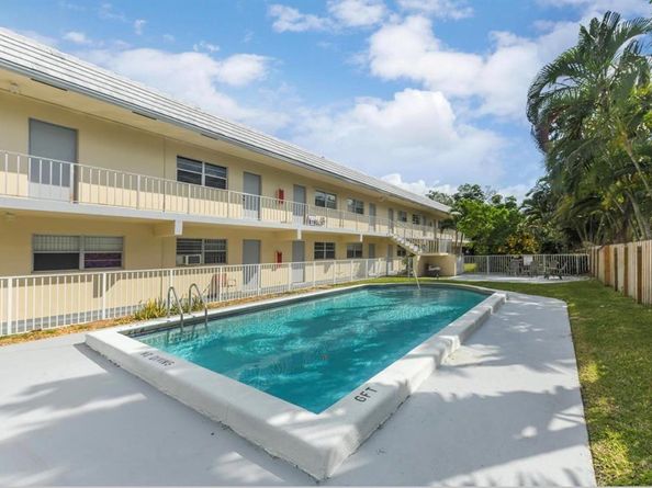 660 Glouchester St 206, Boca Raton FL 33487