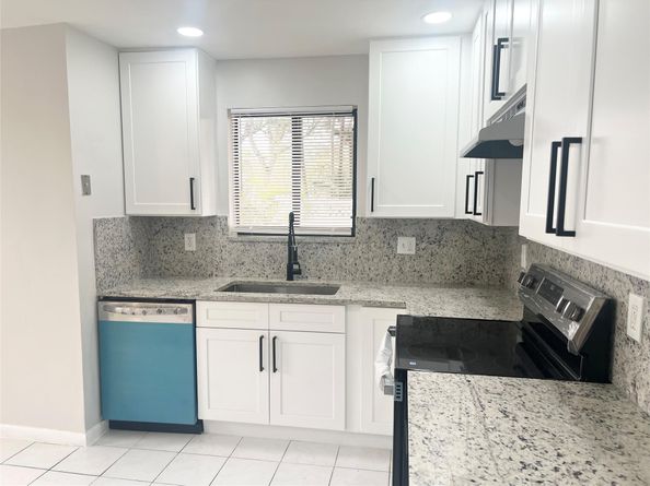 11530-32 NW 43rd St, Coral Springs FL 33065