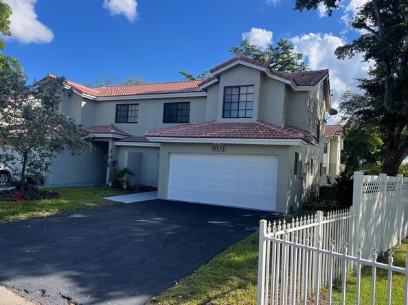 11530-32 NW 43rd St, Coral Springs FL 33065