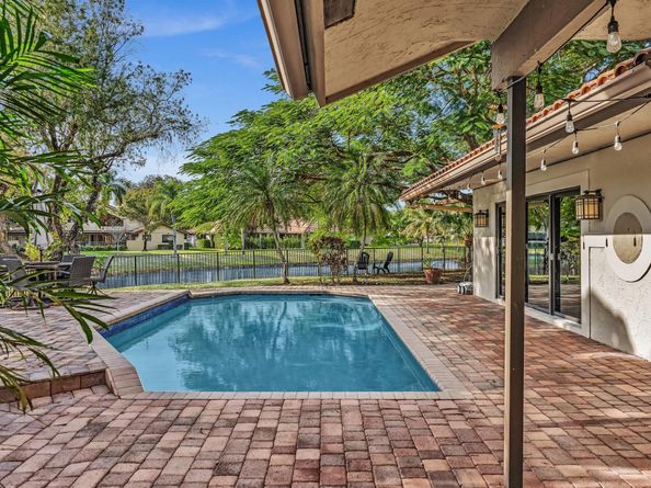 10320 NW 6th Street, Coral Springs FL 33071