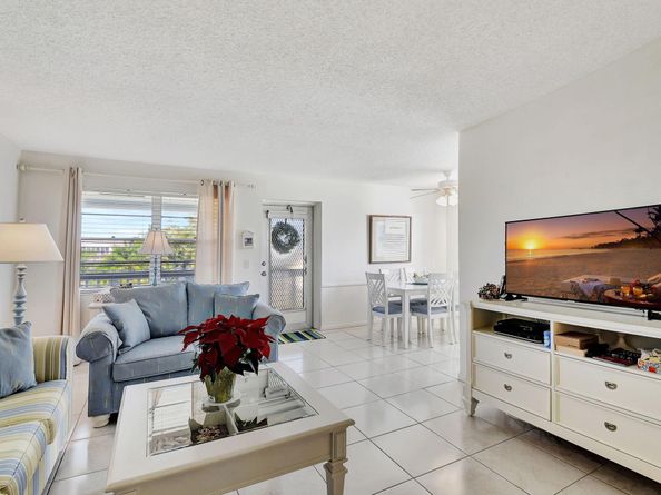 24 Chatham A, West Palm Beach FL 33417