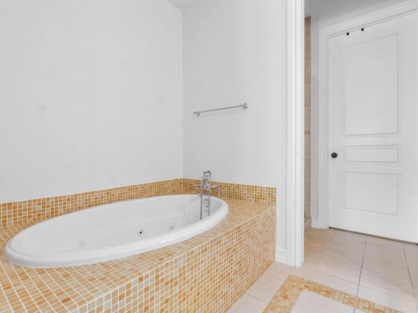 375 E Mallory Circle, Delray Beach FL 33483