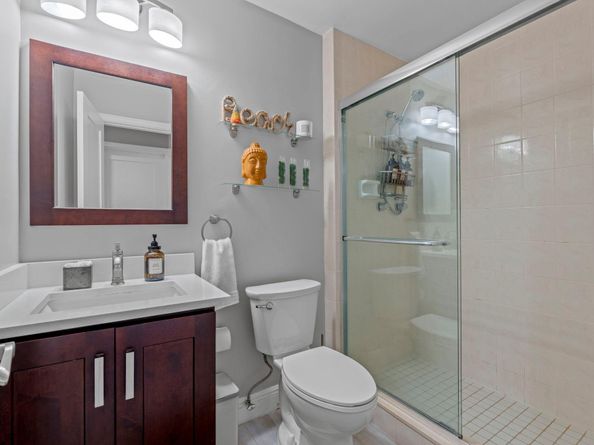 160 Cypress Club Dr 604, Pompano Beach FL 33060