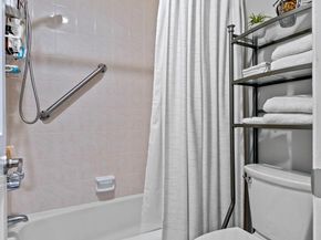 160 Cypress Club Dr 604, Pompano Beach FL 33060