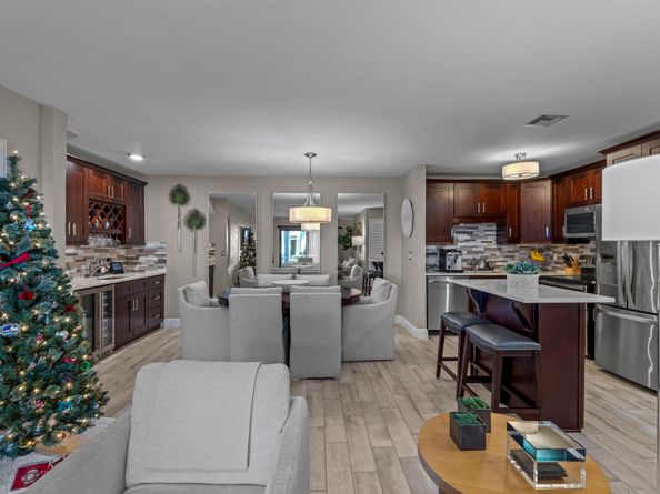 160 Cypress Club Dr 604, Pompano Beach FL 33060