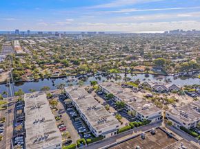 160 Cypress Club Dr 604, Pompano Beach FL 33060