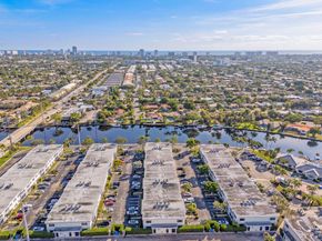 160 Cypress Club Dr 604, Pompano Beach FL 33060