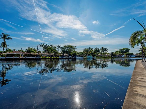 160 Cypress Club Dr 604, Pompano Beach FL 33060