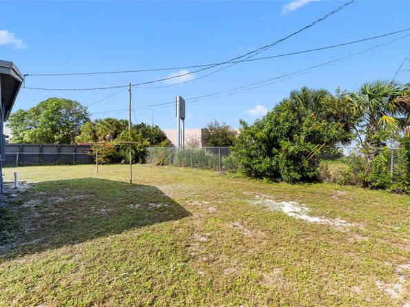 683 NW 21st St, Pompano Beach FL 33060