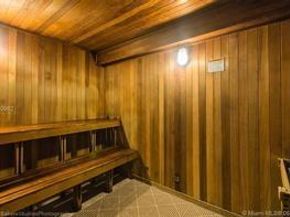 325 S Biscayne Blvd LPH16, Miami FL 33131