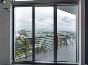 325 S Biscayne Blvd LPH16, Miami FL 33131