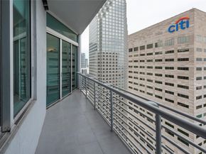 325 S Biscayne Blvd LPH16, Miami FL 33131