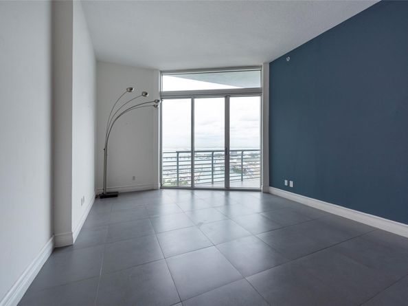 325 S Biscayne Blvd LPH16, Miami FL 33131