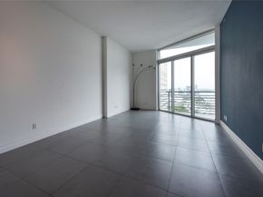 325 S Biscayne Blvd LPH16, Miami FL 33131