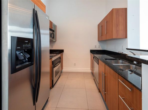 325 S Biscayne Blvd LPH16, Miami FL 33131