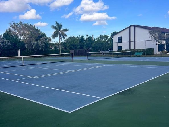 214 Lake Pointe Dr 103, Oakland Park FL 33309