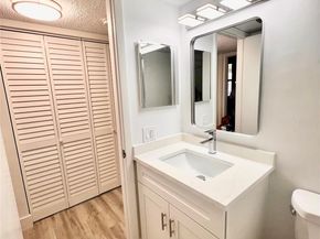 214 Lake Pointe Dr 103, Oakland Park FL 33309