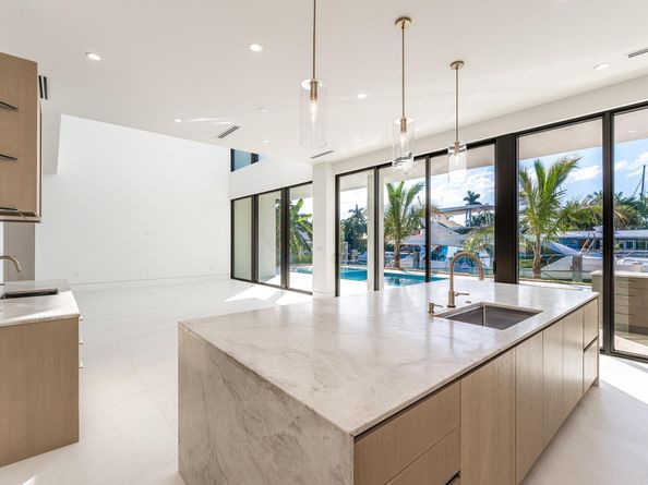 2612 NE 4th St, Pompano Beach FL 33062